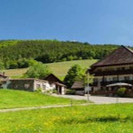 Landgasthaus Gruener Baum Симонсвалд Екстериор снимка